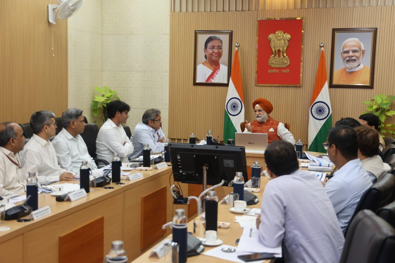 Delhi L-G Reviews Civic Infrastructure, Structural Safety and Monsoon Preparedness with MCD