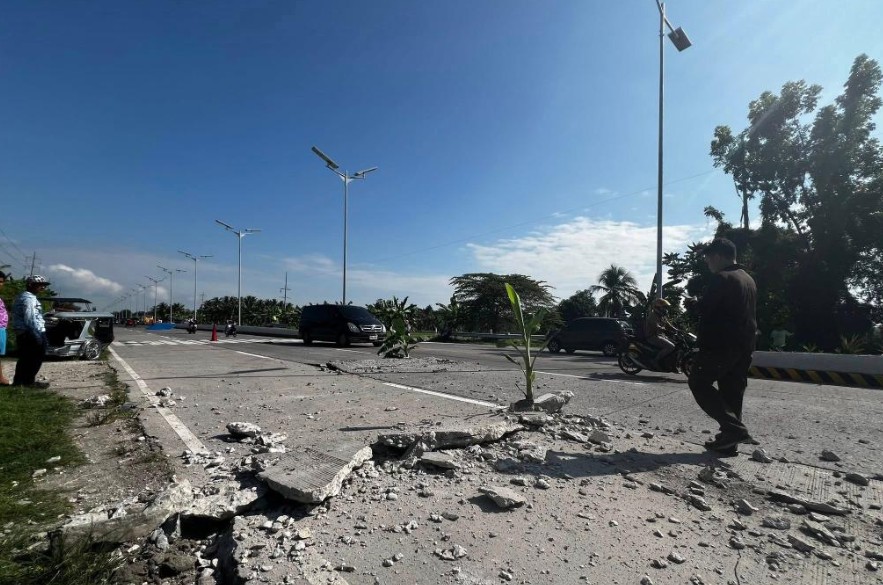 7.8-magnitude earthquake hits Southern Philippines, tsunami warning issued