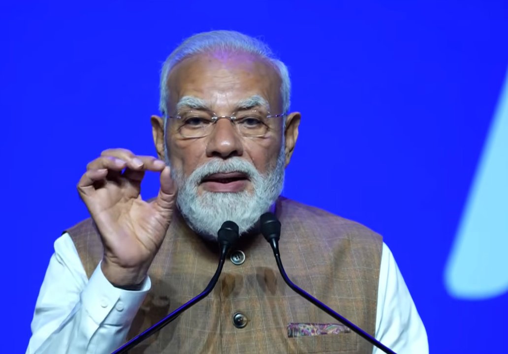 Paris is city of lights and colours: PM Modi to Indian diaspora
