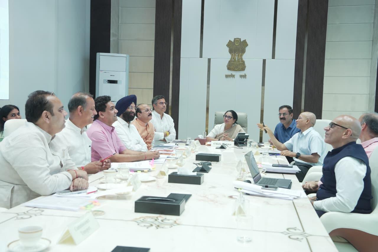 Delhi govt unveils health scheme for 2.7 lakh construction workers, kin