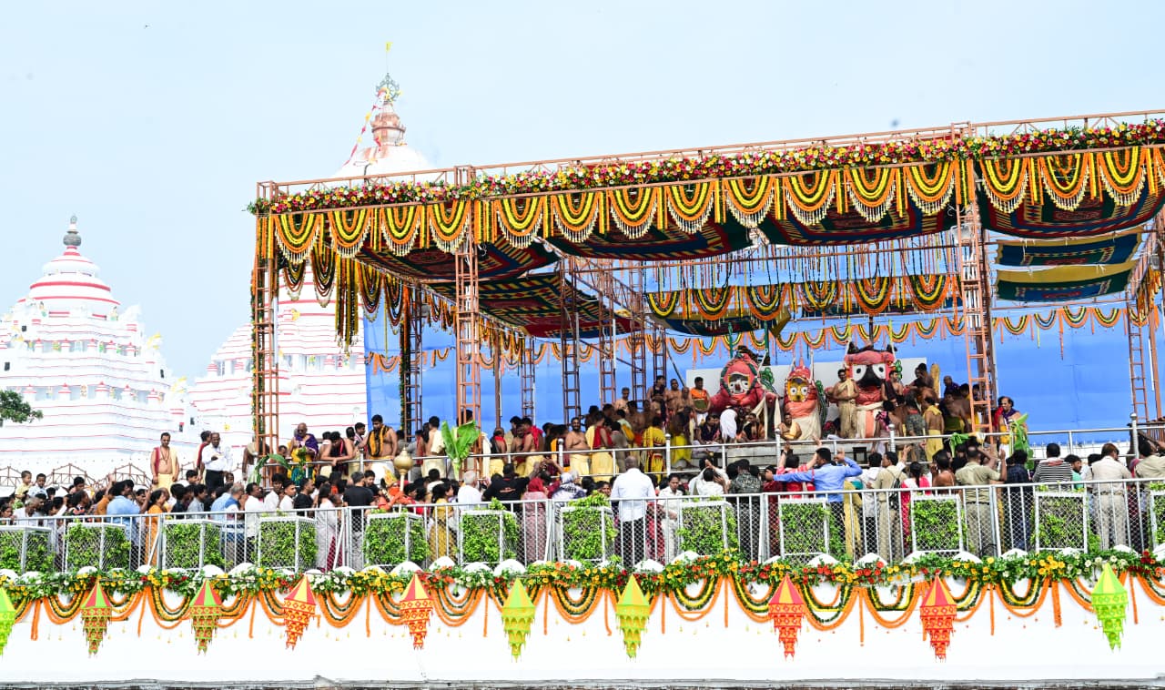 Lakhs of devotees throng Puri to witness sacred Snana Yatra ritual