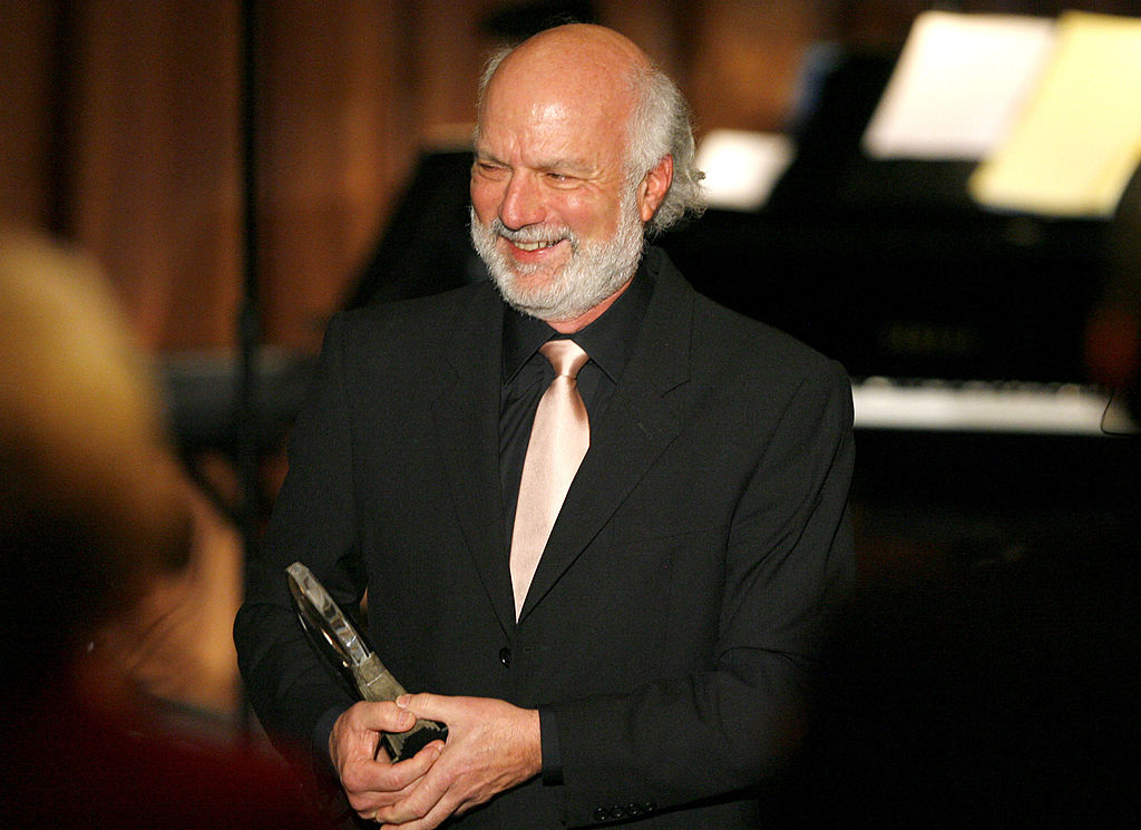 James Burrows, mentor to stars and master of sitcoms, dies at 85