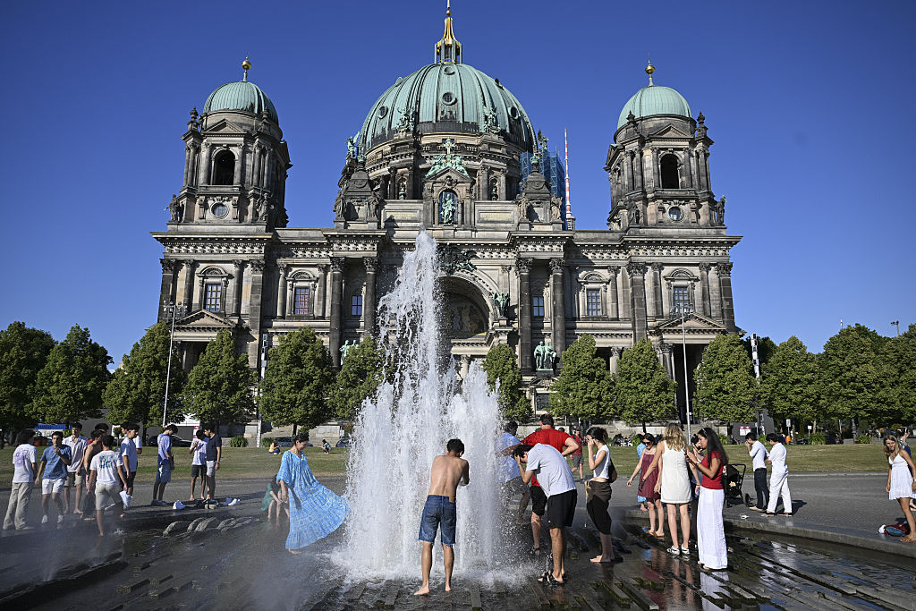 Germany hit by record temperatures as heatwave moves east