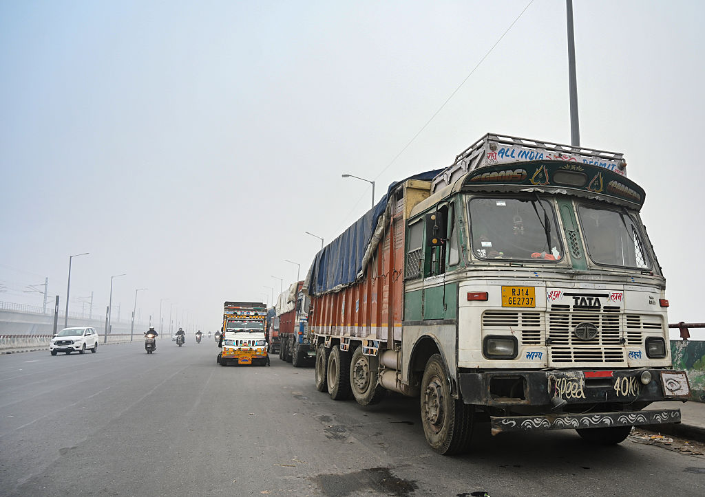 Cabinet approves ₹9,585-crore scheme to replace old trucks and buses in Delhi-NCR