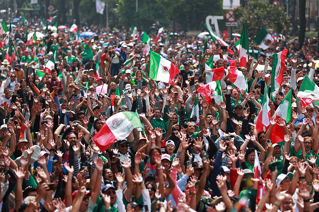 Mexico City chases world record for largest Mexican wave ahead of World Cup
