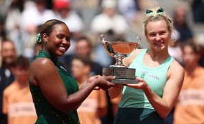 Top seeds Siniakova and Townsend clinch French Open women’s doubles title