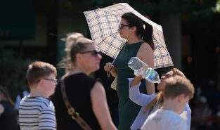 Temperatures to exceed 40C in European heatwave as three die in France