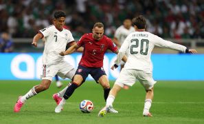 Mexico stay perfect and bounce Czechs out of World Cup with 3-0 win