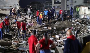 Quakes rock Venezuela, killing at least 32 and injuring hundreds