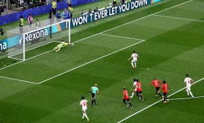 Iran wait on World Cup progress after draw with Egypt, who move into last-32