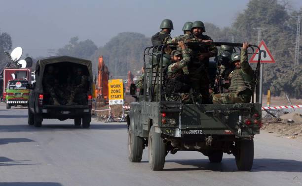 Pakistan forces kill 29 militants in border operation, Kabul says dozens dead, injured