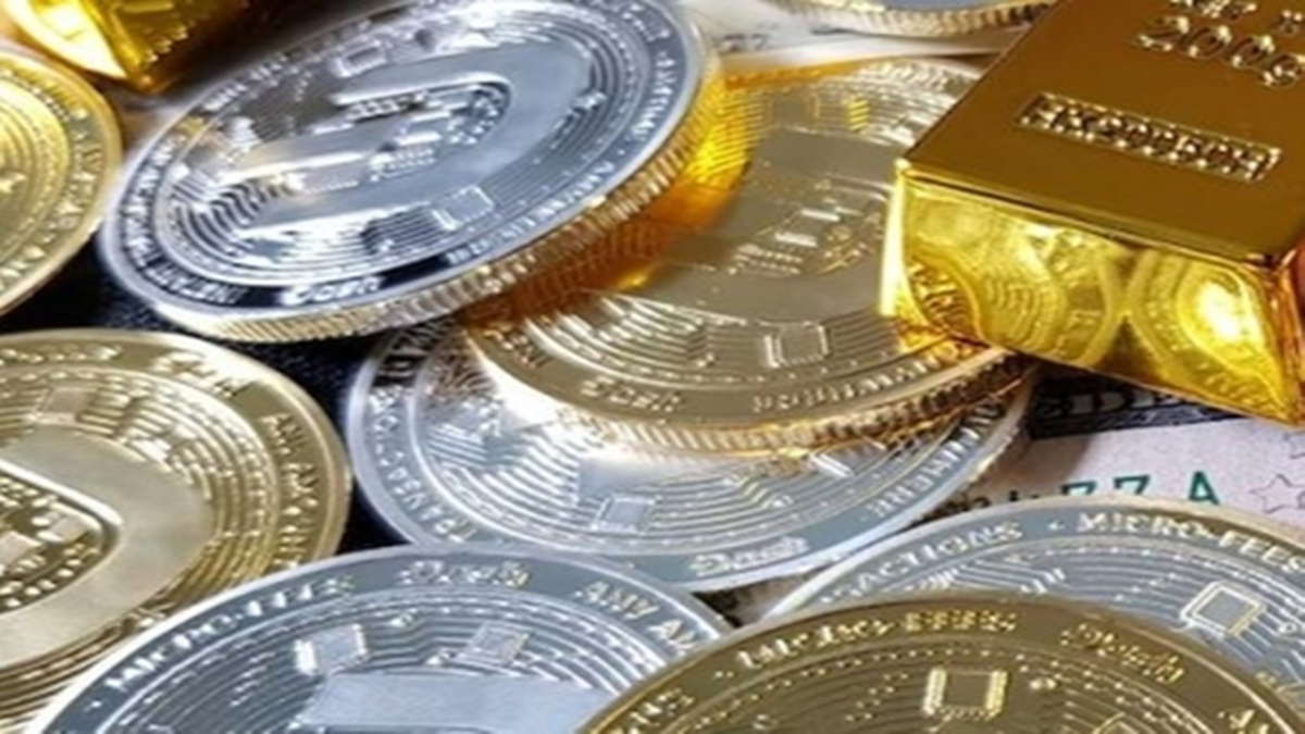 Gold, silver trade higher amid easing crude prices