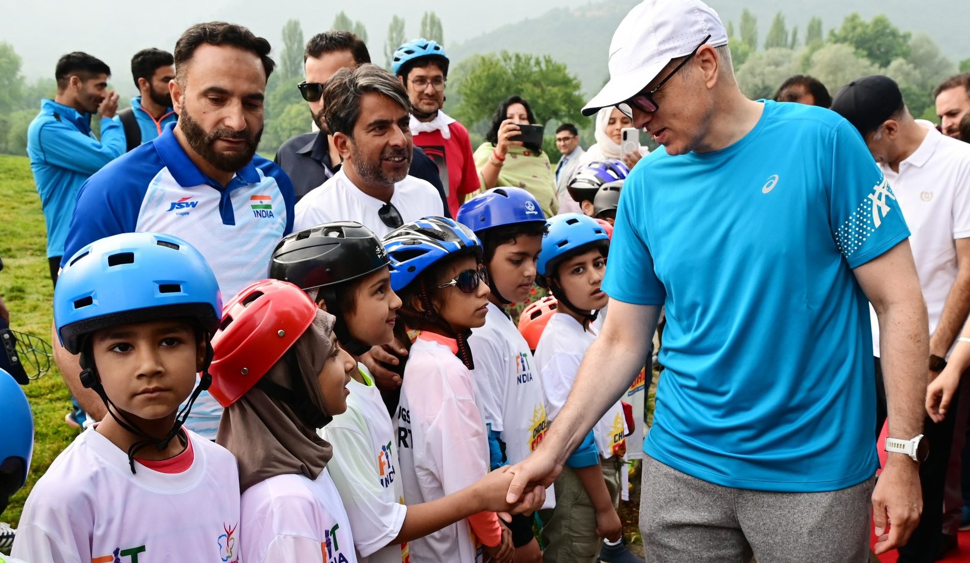 J&K CM Omar Abdullah Flags Off Cyclothon in Srinagar on World Bicycle Day
