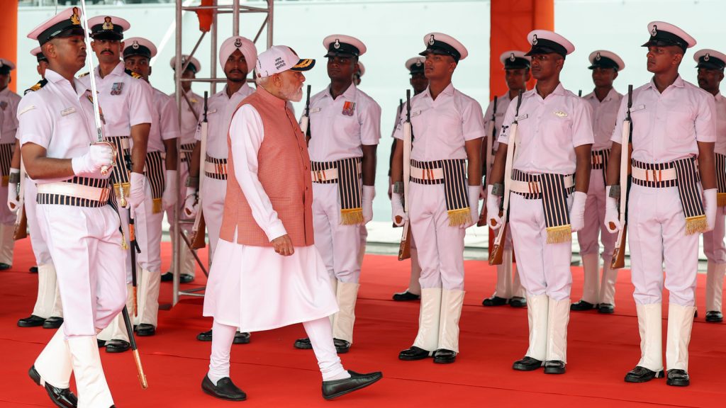 PM-Modi-Nay-warships-3
