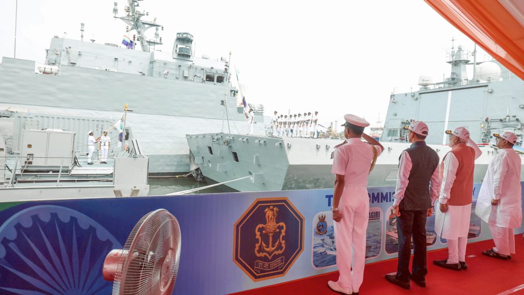 PM-Modi-Nay-warships-5