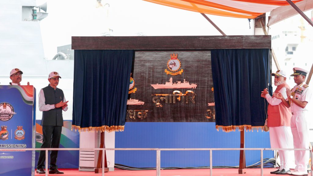 PM-Modi-Nay-warships-6