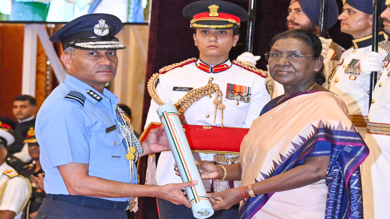 President Murmu confers distinguished service awards at Defence Investiture Ceremony-II