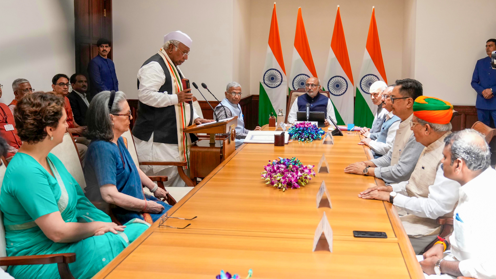 Rajya Sabha Chairman C.P. Radhakrishnan administers oath to newly elected and re-elected members