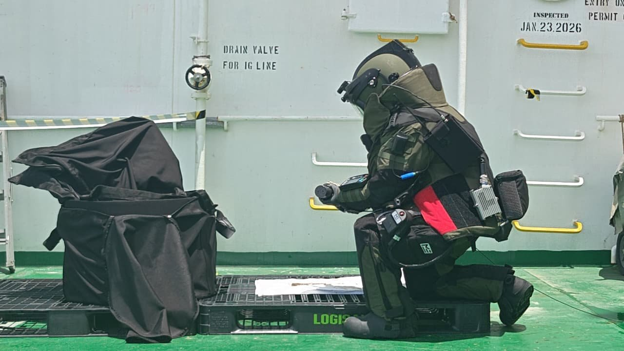 Indian Navy Safely Removes Missile Warhead from Tanker Sailing from Fujairah, UAE