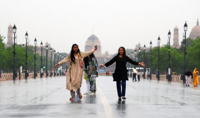Monsoon nears Delhi-NCR as light rain, cool breezes bring relief from heat