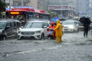 Heavy rain causes waterlogging across Mumbai; IMD issues red alert for next three hours