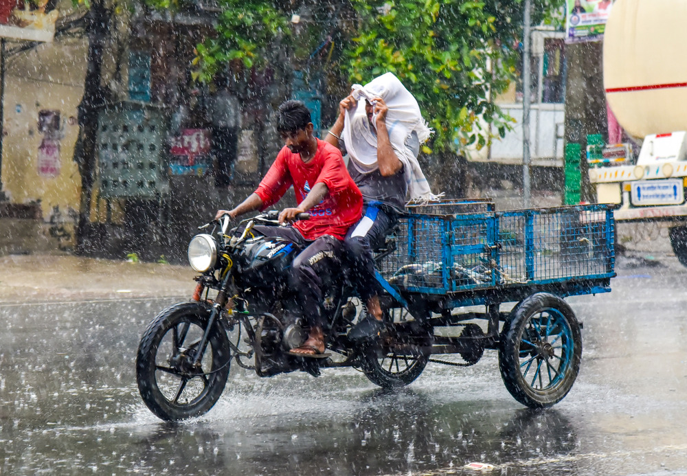 Light to moderate rain likely over Western Ghat districts; heat, humidity to persist in Tamil Nadu