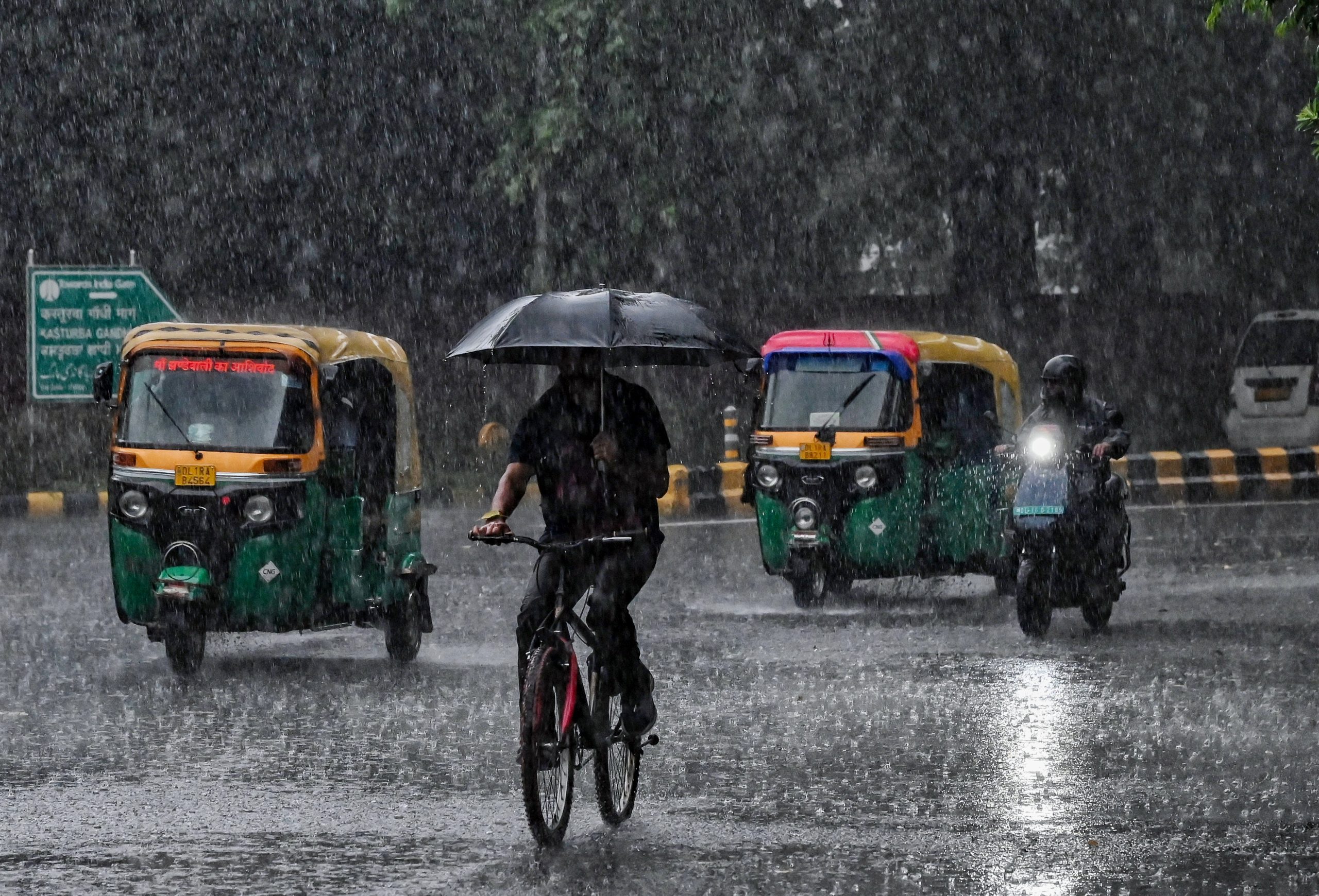 Delhi-NCR under yellow alert as IMD forecasts rain, thunderstorms till Wednesday