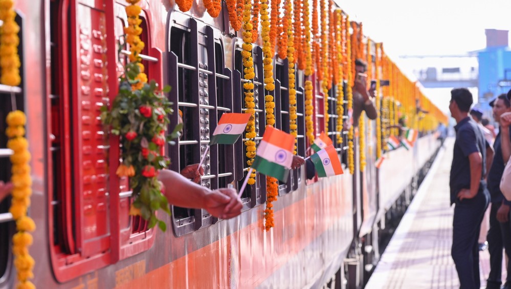 Indian Railways introduces online excess luggage booking with ticket reservations