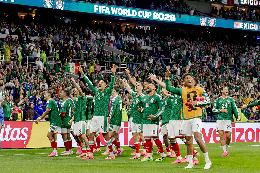 Mexico beat Ecuador 2-0 to reach World Cup last 16 and end knockout hoodoo