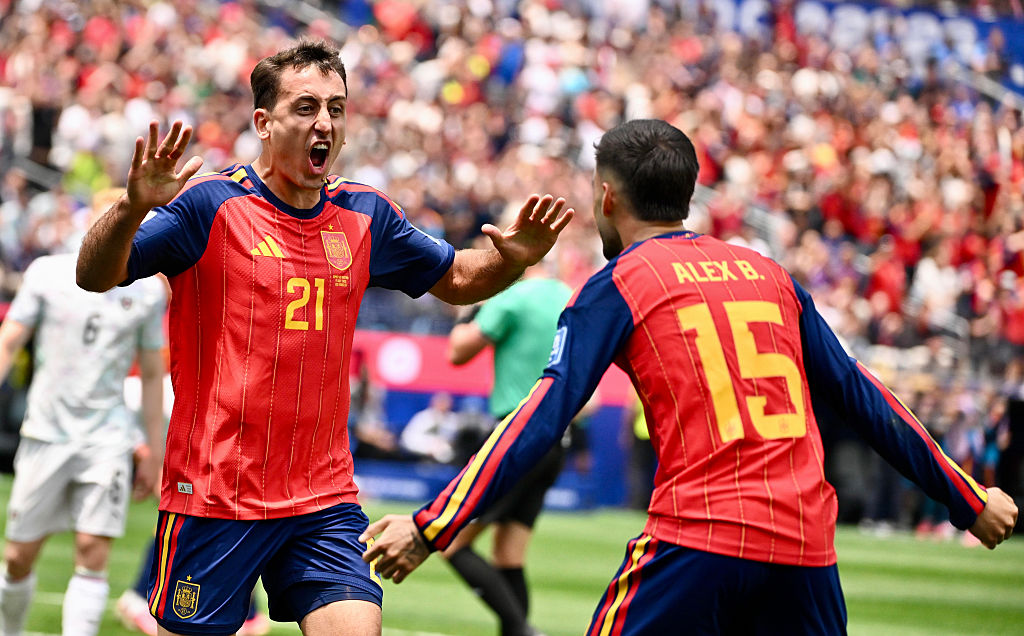 Oyarzabal double powers Spain past Austria into FIFA World Cup last 16
