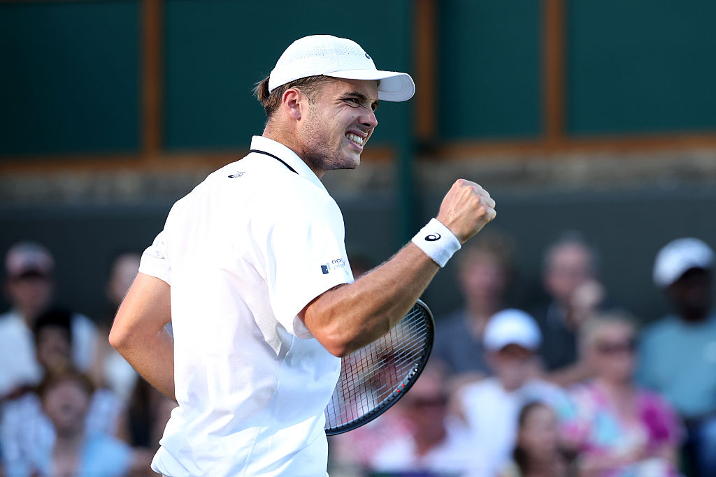Briton Fery downs Dimitrov in battle of the wildcards