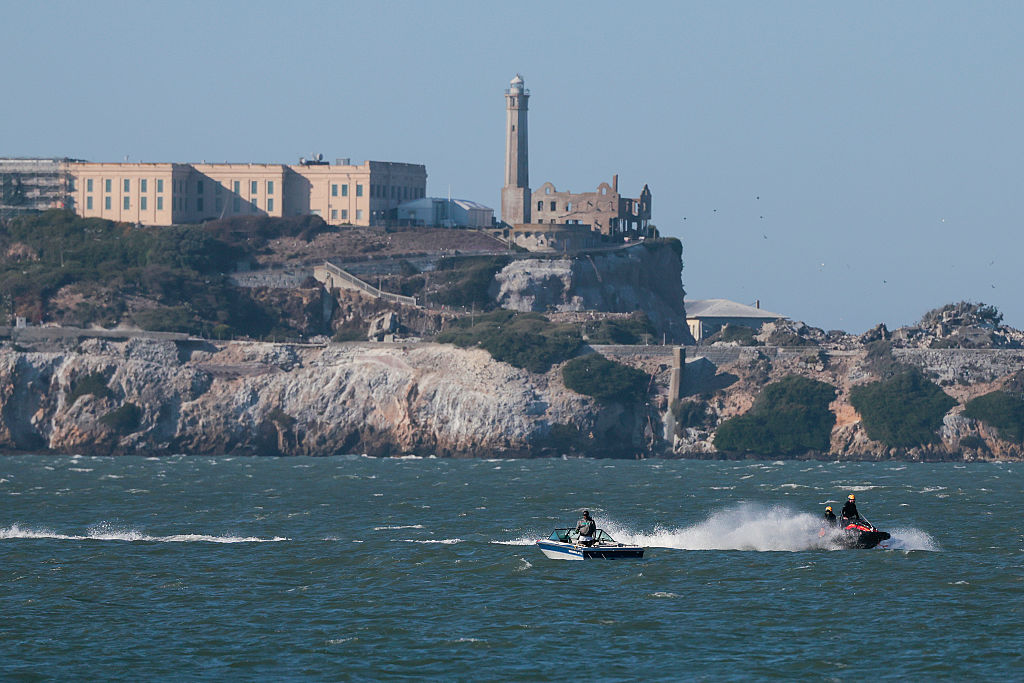 One dead, 2 missing after boat with 19 aboard capsizes in San Francisco Bay