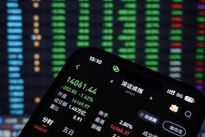 Asian stocks rise after US tech earnings, oil at six-week highs