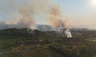 France wildfire forces thousands to flee as tinderbox conditions persist in warming Europe