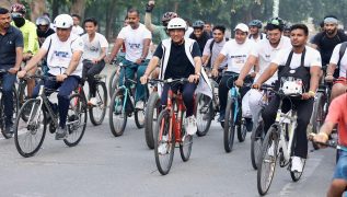Mansukh Mandaviya leads nationwide 80th edition of Fit India Sundays on Cycle, calls for one hour of daily fitness