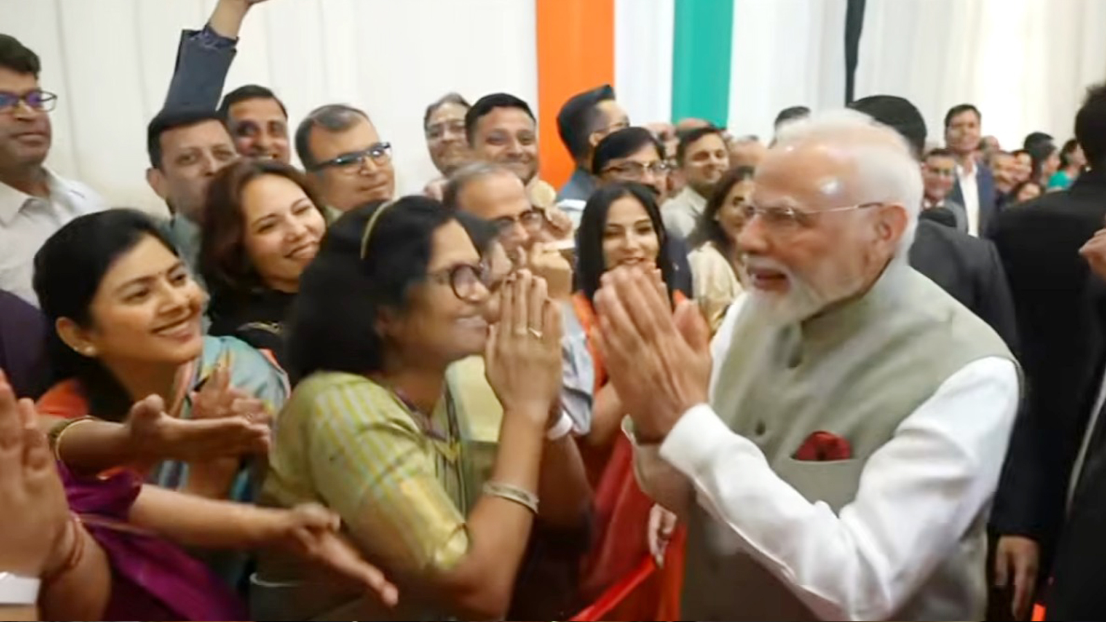 Indonesia: PM Modi receives warm welcome from Indian Diaspora in Jakarta