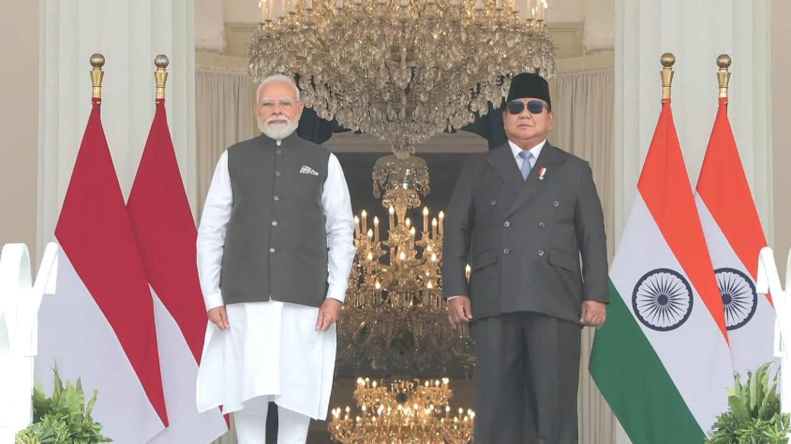 PM Modi accorded grand ceremonial welcome in Indonesia