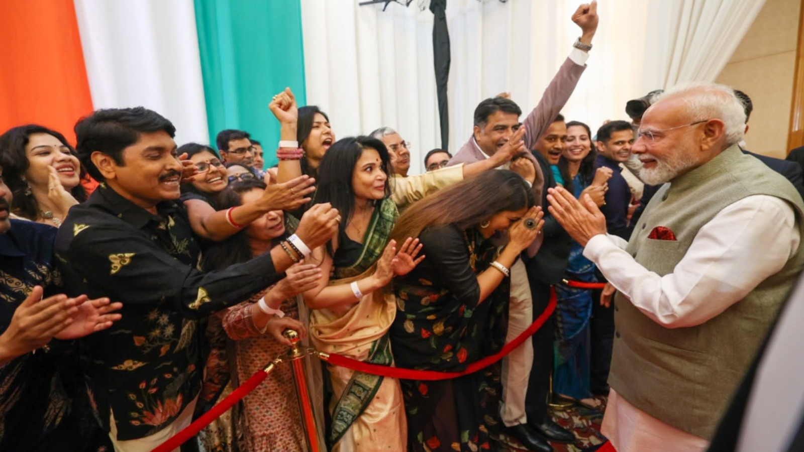 Indonesia: PM Modi receives warm welcome from Indian Diaspora in Jakarta