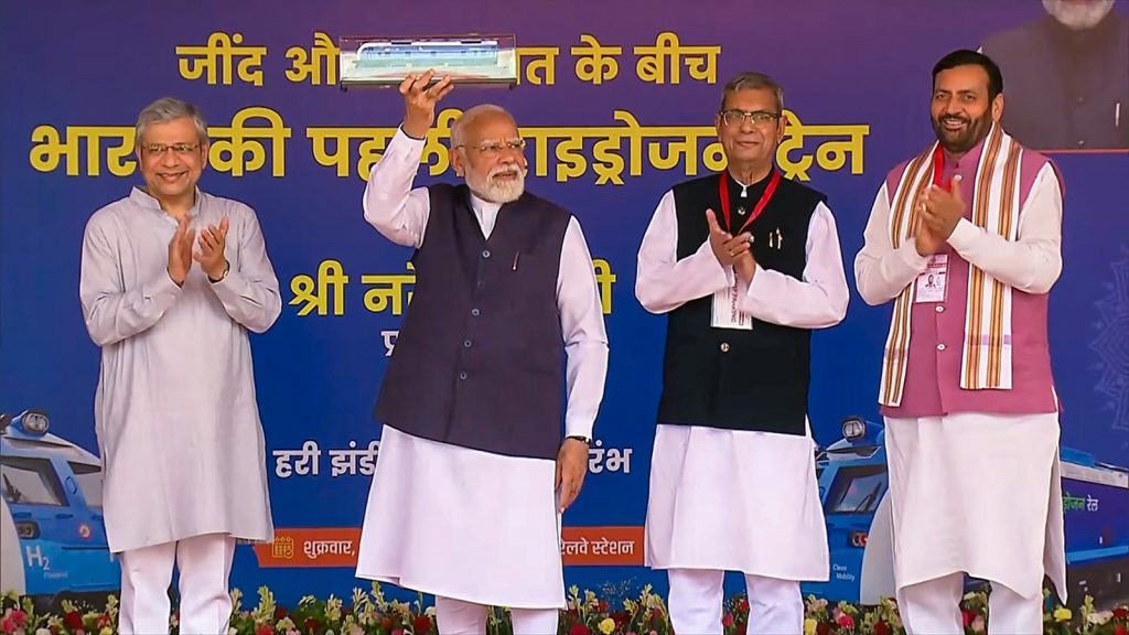 PM-Modi-hydrogen-train-2