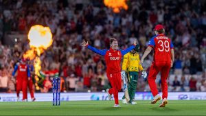 England to face Australia in women's T20 World Cup final