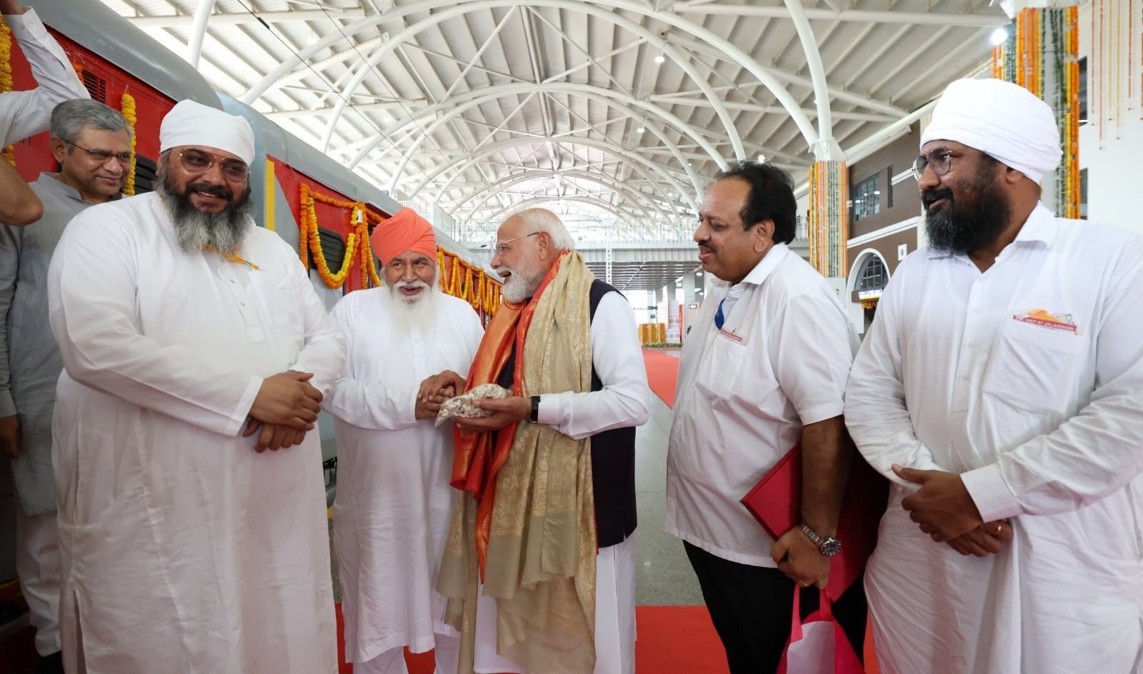 PM Modi meets Sant Niranjan Dass Ji in Jalandhar, lauds his contribution to spiritual awareness and social welfare