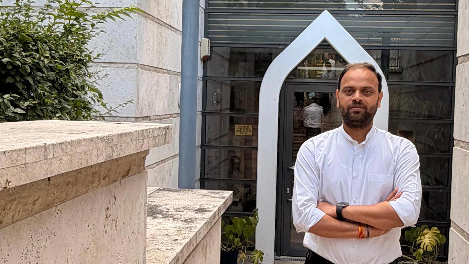 Speaking from the Heart in Hungarian, Indian Diplomat Leaves a Lasting Legacy