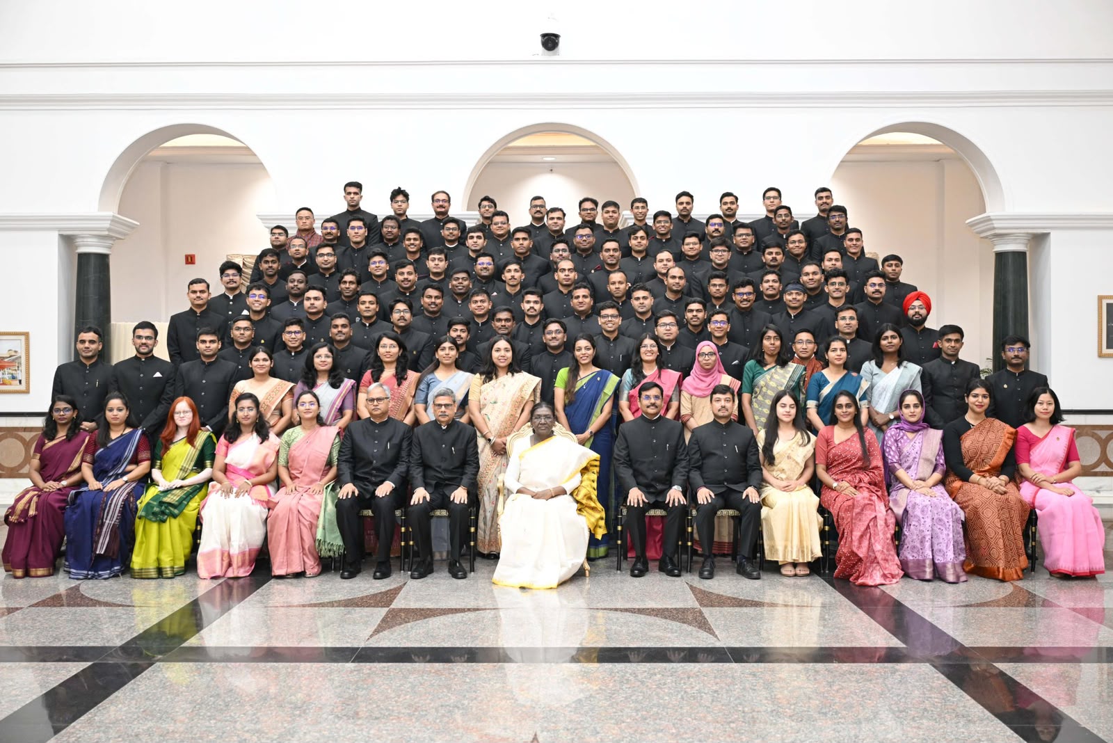 Officer Trainees of Indian Forest Service call on President Droupadi Murmu at Rashtrapati Bhawan