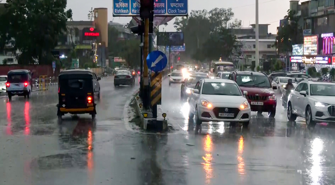 Uttarakhand: Heavy rain lashes Dehradun as 97 roads remain blocked; schools shut today