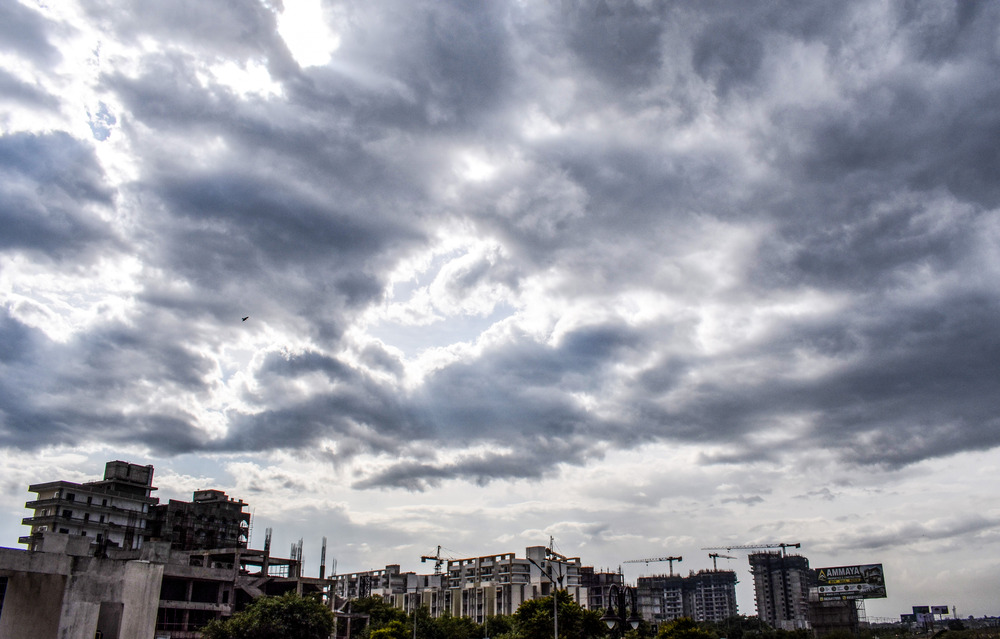 Delhi-NCR likely to witness cloudy skies, light rain; humidity persists despite pleasant weather