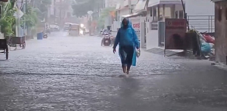 Dehradun schools shut as heavy rain batters Uttarakhand, orange alert issued