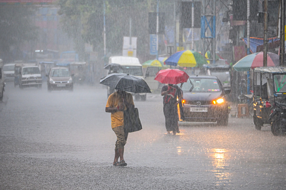 IMD issues red, orange alerts for thunderstorms, heavy rain across several states