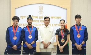 Sports Minister Mandaviya felicitates world junior champion Anahat Singh, India’s medal-winning squash team