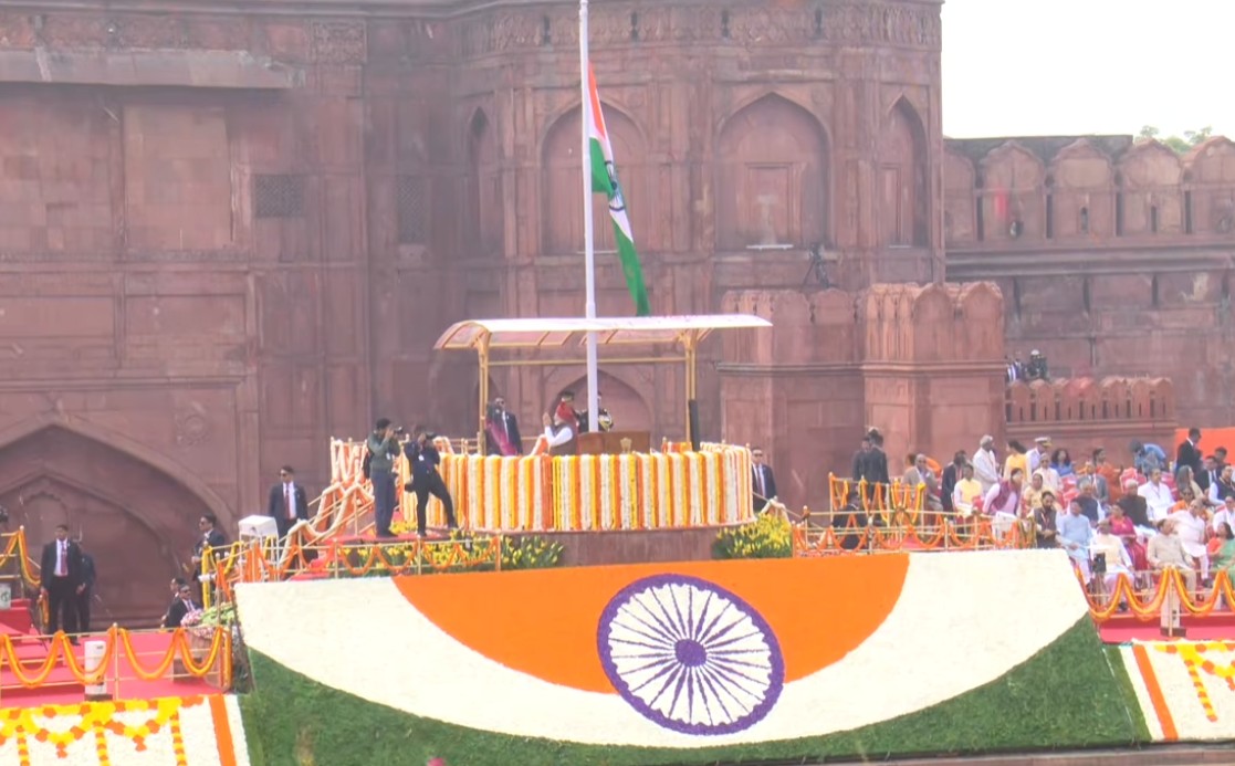 PM Modi hoists Tricolour at Red Fort, calls for big dreams to build Viksit Bharat by 2047