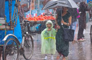 Heavy rain forecast in 3 Tamil Nadu districts; interior areas likely to see temperature rise